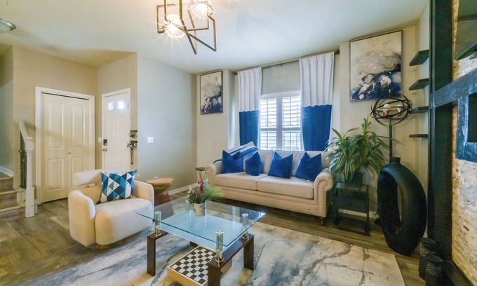 Ankeny House | Entire Home-Beautiful 4BR, 3.5BA Retreat in Ankeny, Iowa 2 King Beds, Fenced, AC