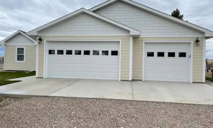 Cascade County House | Entire house in the quiet town of Fort Shaw