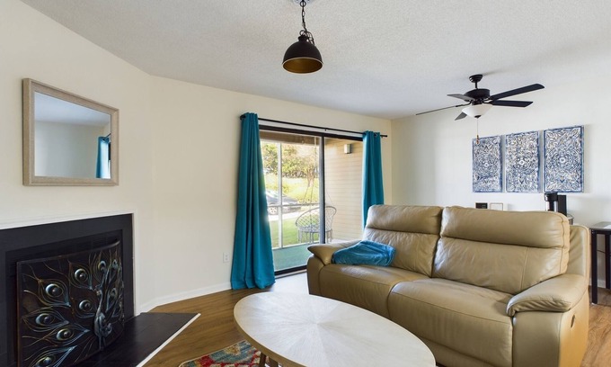 Columbia Condo | Entire unit - Pet Friendly - Safe, Gated Community - Close to Downtown Columbia