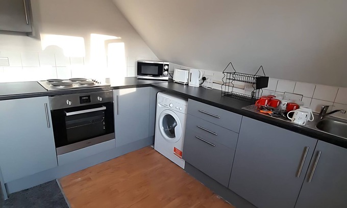 Canton Apartment | Entire Victoria Park Apartment With Free Parking