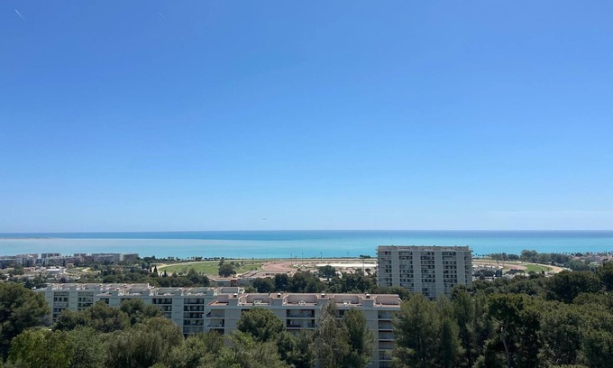 Bastide Giraud Apartment | Entre Ciel et Mer : Évasion à Cagnes-sur-mer Avec Terrasse Panoramique