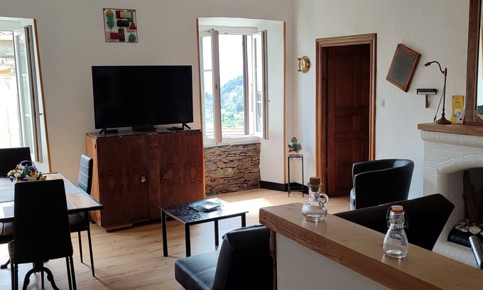 Valle-de-Campoloro Apartment | Entre mer et Montagne,au Coeur de Cervione,appartement Entièrement Rénové