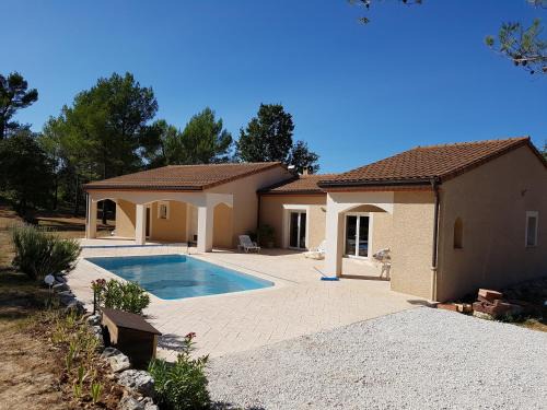 Signes House | Entre Pins et Soleil - Maison avec piscine privée