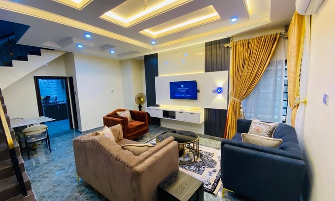 Enugu Apartment | Enugu Nigeria Shortlet - 2Bedroom Duplex serviced apartment GRA Enugu, Nigeria
