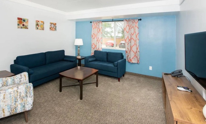 Indianola Apartment | Epic Corporate Apartment @ Hotel Pommier