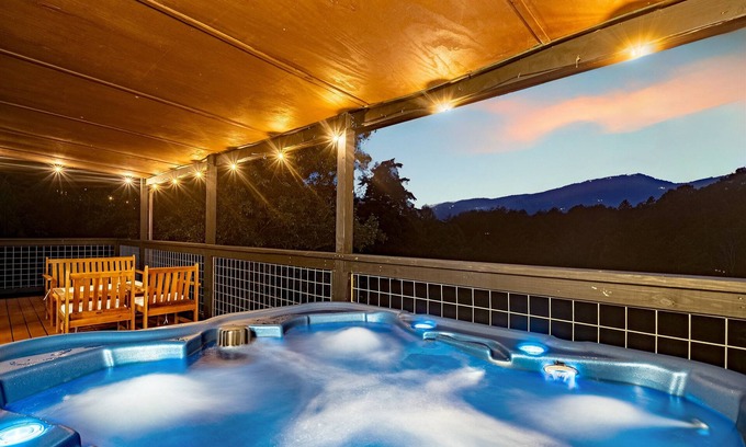Gatlinburg - Pigeon Forge Cabin | EpicMTNViews|HotTub|FirePit|Family|Couples|Private