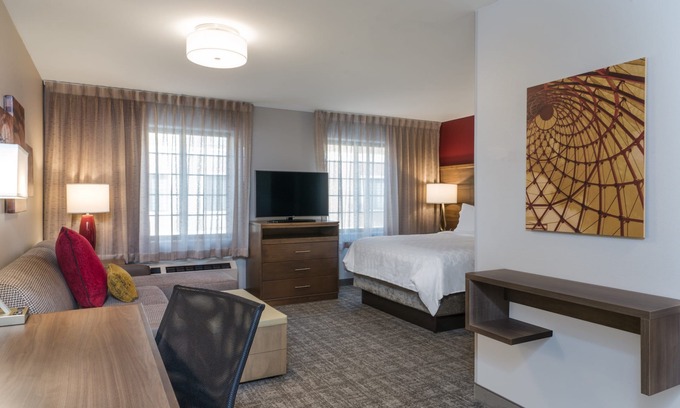 Midtown Anchorage Apartment | Equipped Mid-Town Studio | Free Daily Breakfast + Heated Indoor Pool Access