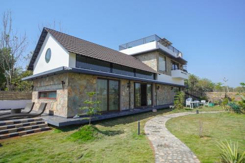 Dabok Villa | Eraaya Farms Luxury Pet Friendly Villa with Pool