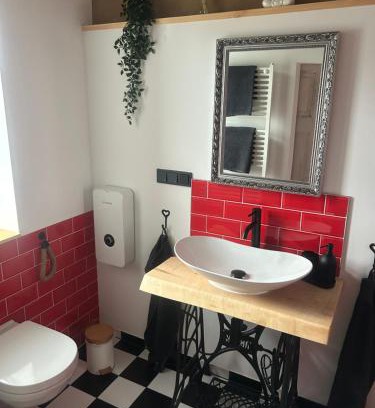 Zickhusen Apartment | Erholung unterm Reetdach