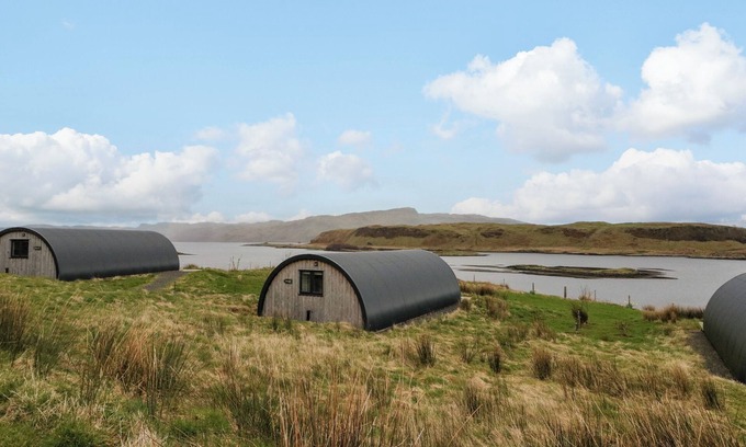 Isle of Luing Cottage | ERRAID, pet friendly, with a garden in Cullipool, Isle Of Luing