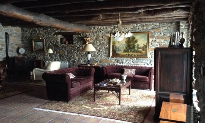 Portela de Portomourisco Cottage | Complete rural house.