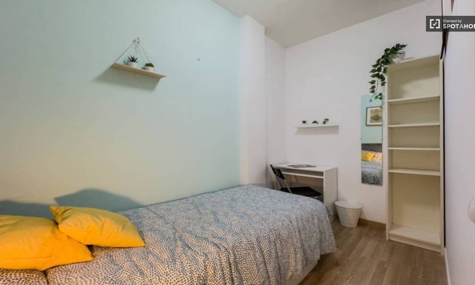 La Nova Esquerra de l'Eixample Resort | 100 m² Private room ∙ 1 bedroom ∙ 1 guest