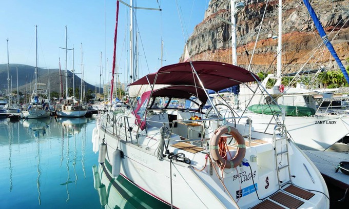 San Sebastian de la Gomera Boat Rental | 35 m² Houseboat ∙ 4 bedrooms ∙ 8 guests