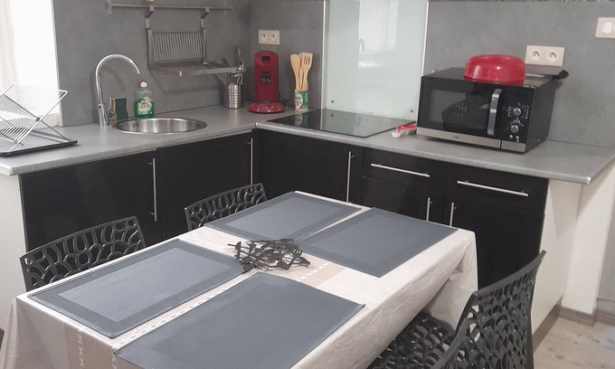 Centre Historique Apartment | Escale Voltaire, T2 of 32 m2, quiet, CV