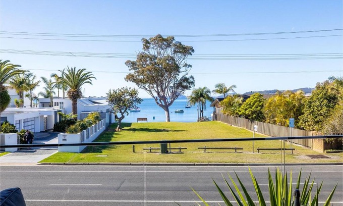 Salamander Bay House | Escape on Wanda, 188 Soldiers Point Rd - Spectacular views, Ducted Air Con, WiFi