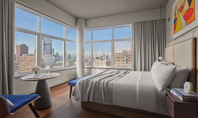 SoHo Hotel | Escape The Hustle and Bustle! Pet-friendly, Pool, Minutes to Strawberry Fields