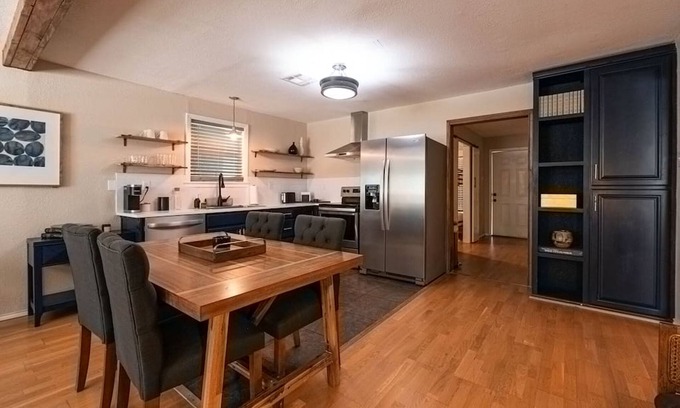 East Riverside Apartment | Escape to a Restored 1920s East Waco Bungalow