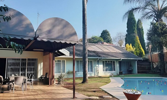 Pretoria House | Escape to a Spacious 4-Bedroom House in Pretoria, Sleeps 8