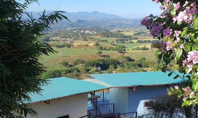 Puente de Piedra Cabin | Escape to a tranquil paradise 25 mins from SJO airport!