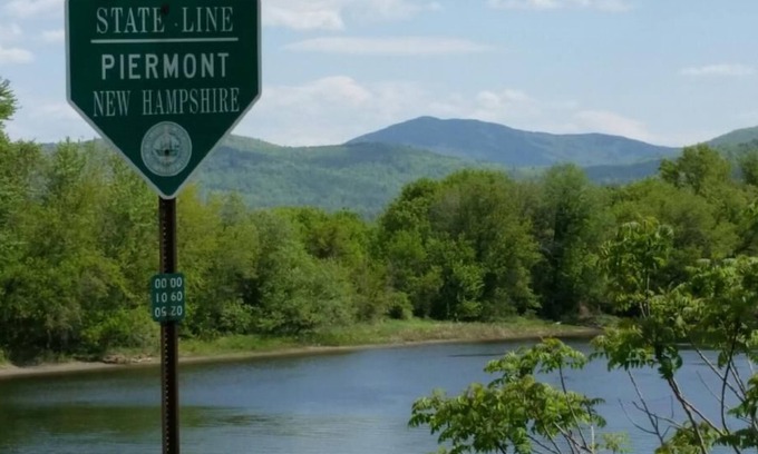 Piermont House | Escape to NH "Piermont River House" Gorgeous 3 BR On Connecticut River Sleeps 8