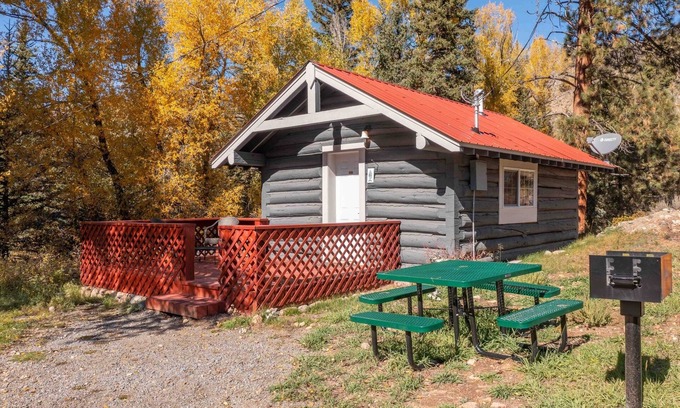 Almont House | Escape to Serenity: Pet-Friendly Mountain Haven by the Taylor River