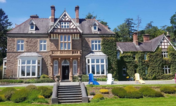Banteer House | Escape to Timeless Luxury at Clonmeen House: Hidden Gem in Ireland's County Cork