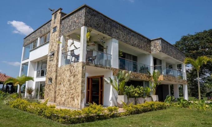 Calarca Villa | Espectacular Casa de Lujo de 9 Habitaciones en Calarcá Quindío