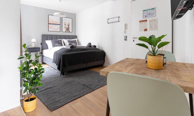 Stadtkern Apartment | Essen Kettwiger Str | Suite L + Balcony