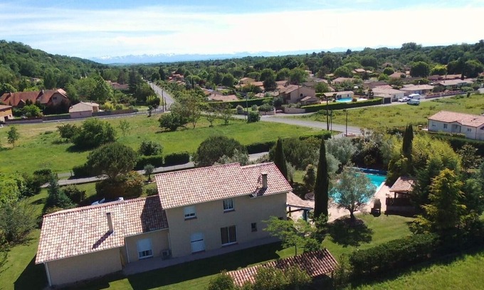 Muret House | Estantens: House/Villa - Estantens