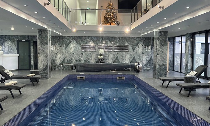 Fouquenies House | Estate in Beauvais with swimming pool and spa