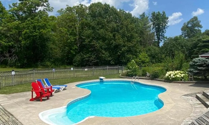 Otonabee-South Monaghan House | Estate ~ Swimming Pool ~ Games ~ Kawartha Lakes