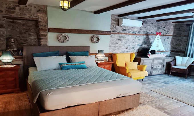 Skotina Villa | Estella Guest House in Villa Anazia