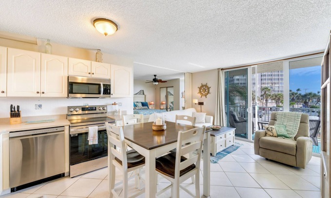 South Island Condo | Estero Beach & Tennis Beachfront Condo 101A