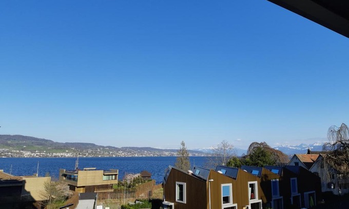 Horgen District House | Esther's Homestay - Big Room 26m2 chez l'habitant