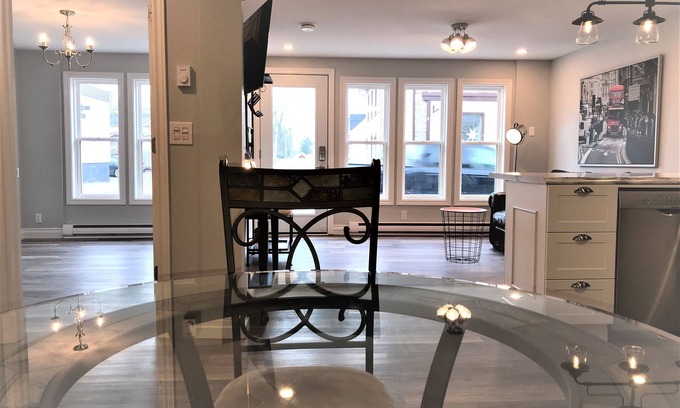 Carleton Place Apartment | Esther's Place-Carleton Place Downtn Apt