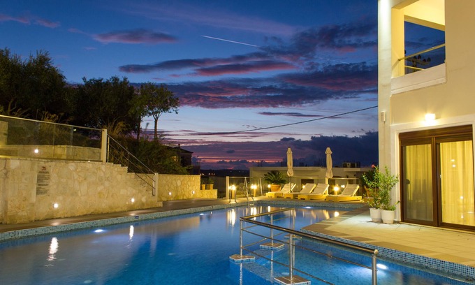 Platanias Town House | Esthisis Suites Chania