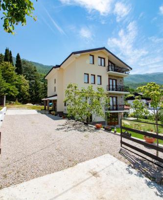 Pestani House | Et Larum