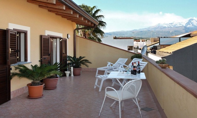 Stazzo Apartment | Etna, Taormina penthouse with kitchen and private bathroom near Taormina, Catania