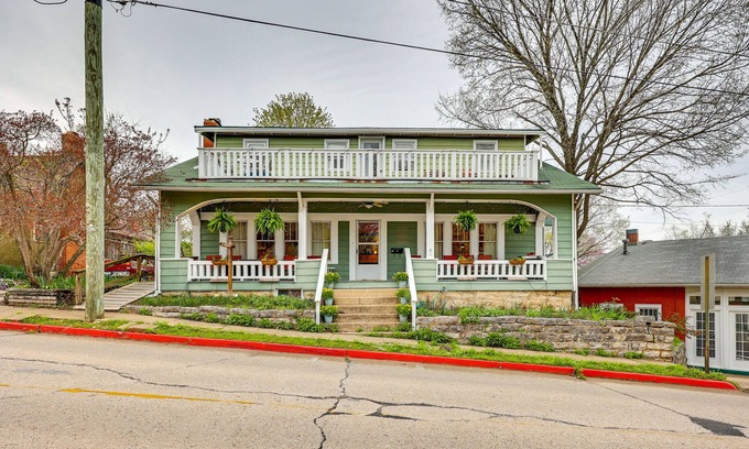 Eureka Springs Historic District House | Eureka Springs Vacation Rental < Half-Mi to Dtwn!
