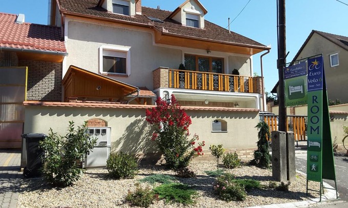 Solt House | Eurovelo6 Stop