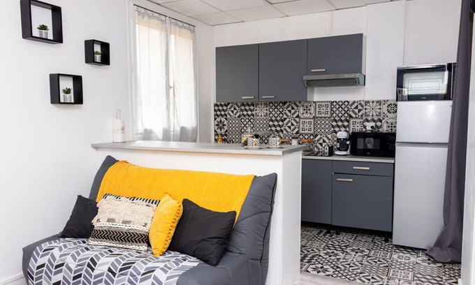 Pin - Vert Galant Apartment | Evasion & Confort : 24h of Le Mans at 1km Discover our charming studio