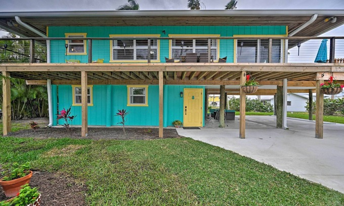Everglades City House | Everglades Getaway w/Deck & Water Views!