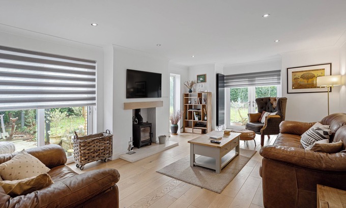Ripon House | Evergreen House & Separate Annex + Private Drive