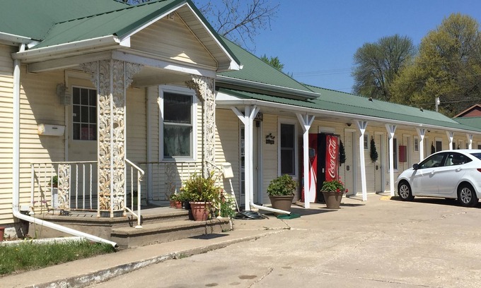 Osceola Hotel | Evergreen Inn
