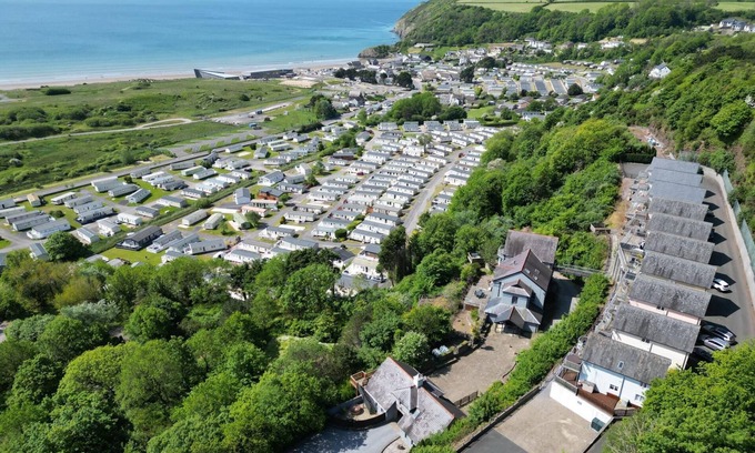 Pendine Apartment | Ewyn Y Don - 2 Bedroom Apartment - Pendine