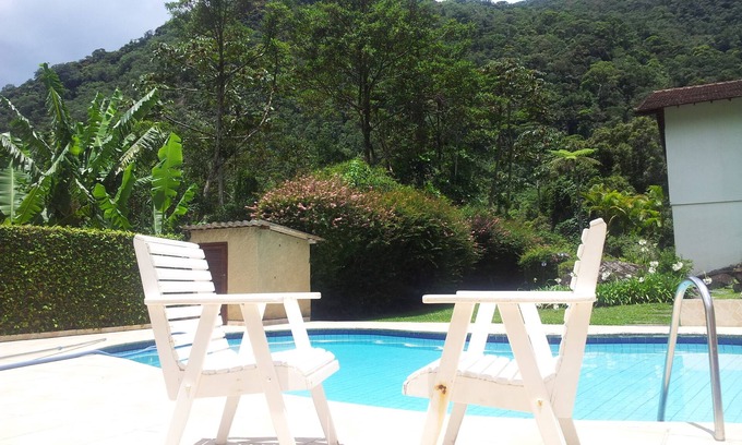 Teresopolis House | Excellent neighborhood + .Piscina trade and .Permitido domestic animal barbecue.