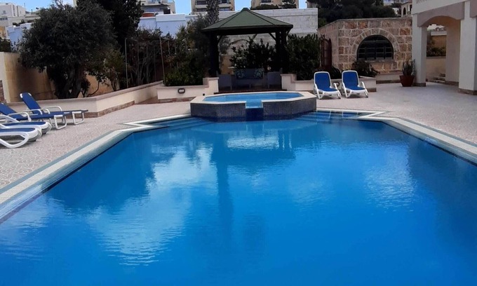 Santa Maria Estate Villa | Excellent Villa Apt accommodation in a superb location with Pool, AC/WI Fi.
