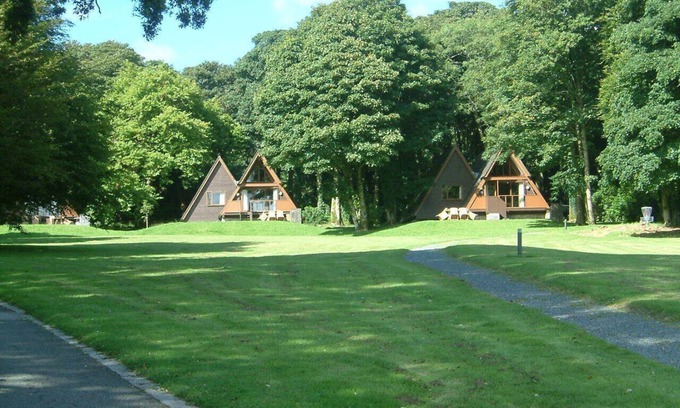 Praze-An-Beeble House | Exceptional 3-bedroom lodge on spacious country estate. Free gym, pool & more