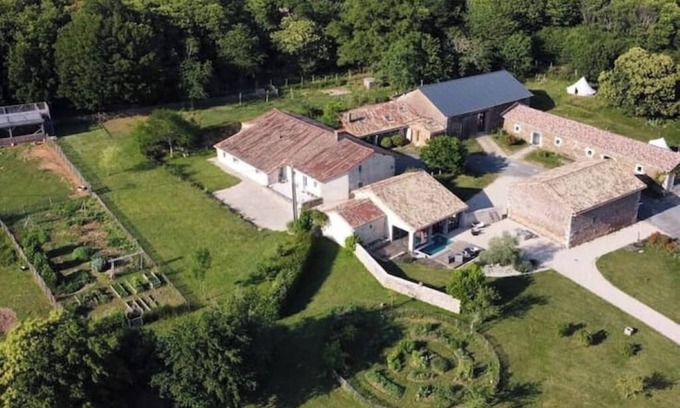 Le Retail Other | Exceptional eco-domain (spa&pool)