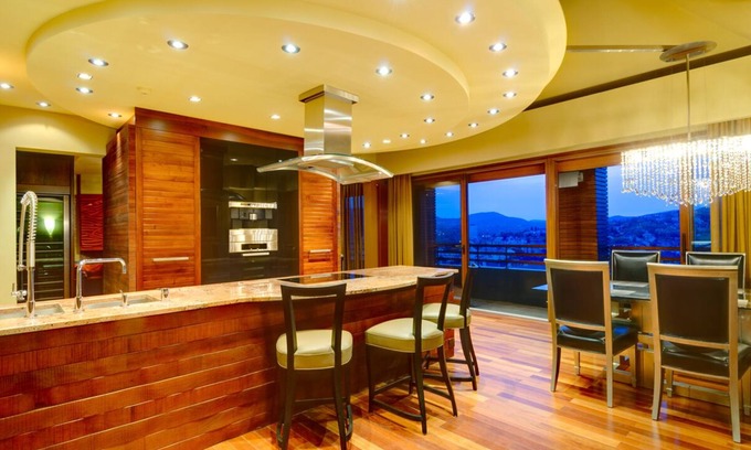 Castle Hill Apartment | Exceptional Penthouse in the Castle District - A Haven of Privacy & Comfort
